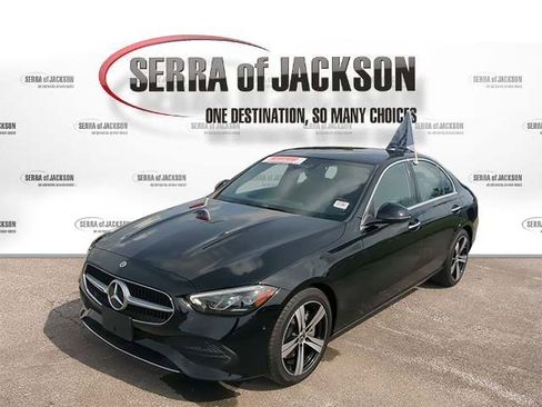 Used 2025 Mercedes-Benz C 300 Sedan image 3