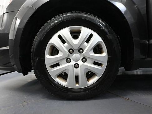 Used 2018 Dodge Journey SE image 16