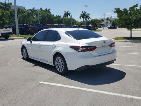 Used 2024 Toyota Camry LE FWD image 5