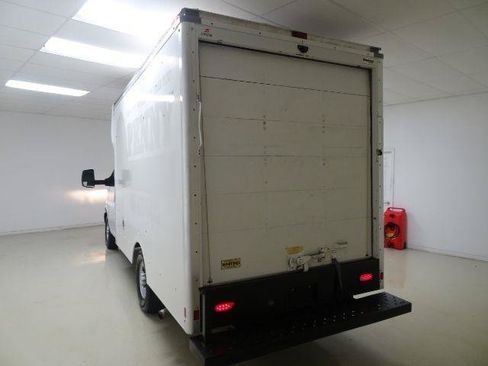 Used 2019 Chevrolet Express 3500 w/ Power Convenience Package RWD image 4