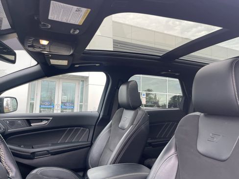 Used 2022 Ford Edge ST w/ Equipment Group 401A image 12