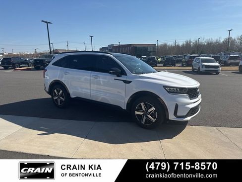 Certified 2023 Kia Sorento S w/ Panoramic Sunroof Package image 19