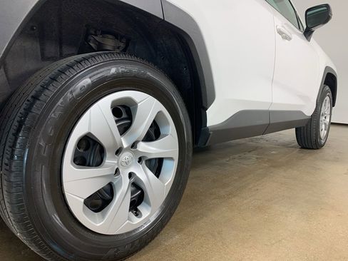 Used 2024 Toyota RAV4 LE AWD/4WD image 9
