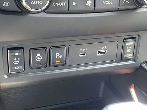 Used 2025 Nissan Frontier PRO-4X w/ Pro Premium Package AWD/4WD image 15