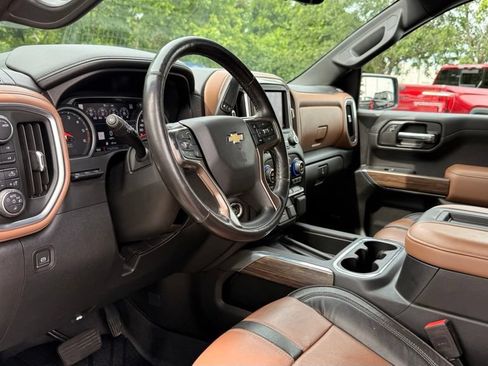 Used 2020 Chevrolet Silverado 1500 High Country w/ Technology Package AWD/4WD image 9