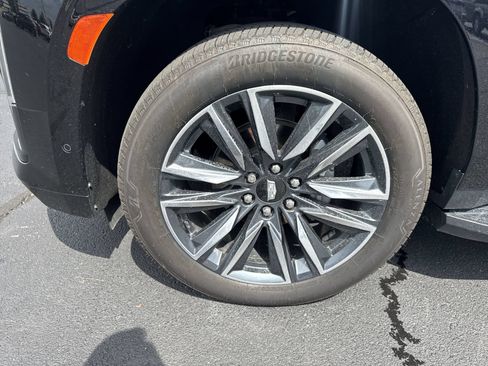 Certified 2022 Cadillac Escalade Sport w/ LPO, Floor Liner Package AWD/4WD image 10