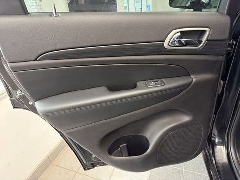 Used 2020 Jeep Grand Cherokee Altitude image 15