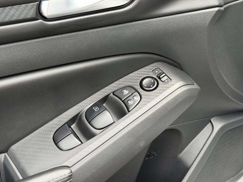 Used 2024 Nissan Altima 2.5 SV FWD image 25