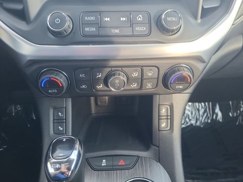 Used 2017 GMC Acadia SLT image 30