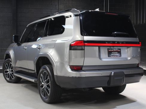 Used 2025 Lexus GX 550 w/ Cold Area Package AWD/4WD image 12