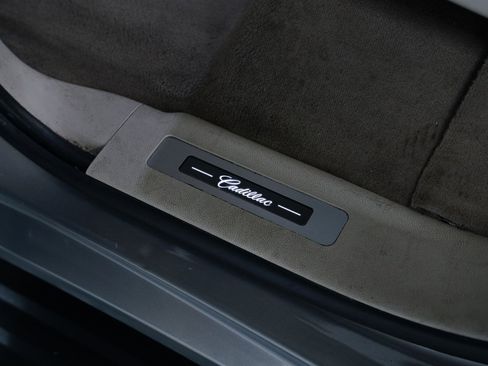 Used 2018 Cadillac Escalade Premium Luxury image 18