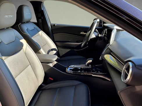 Used 2025 Chevrolet Trax ACTIV w/ Sunroof Package image 24