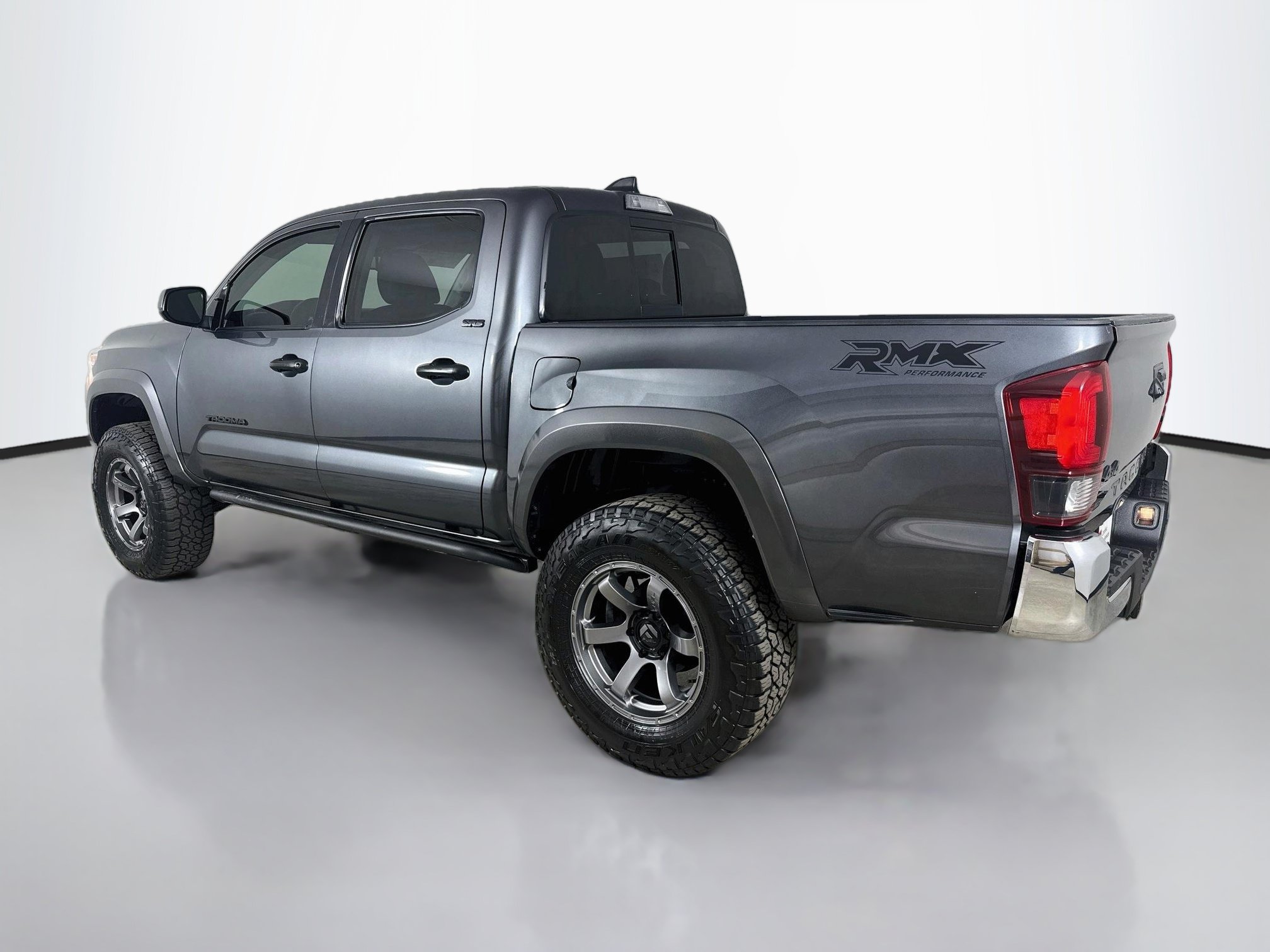 Certified 2023 Toyota Tacoma SR5 w/ Black Out Package (TMS) AWD/4WD image 6