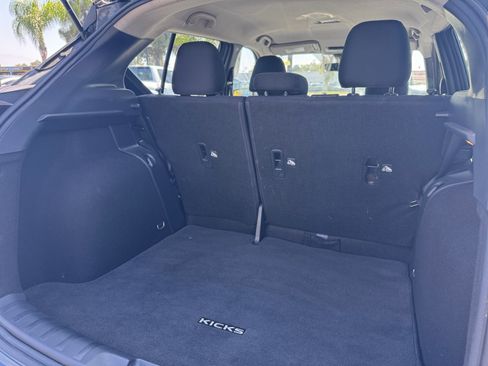 Used 2023 Nissan Kicks SR w/ Interior Electronics Package FWD image 16