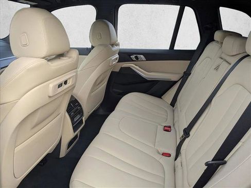 Used 2022 BMW X5 xDrive40i w/ Climate Comfort Package image 18