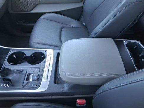 Used 2026 Kia Carnival FWD image 36