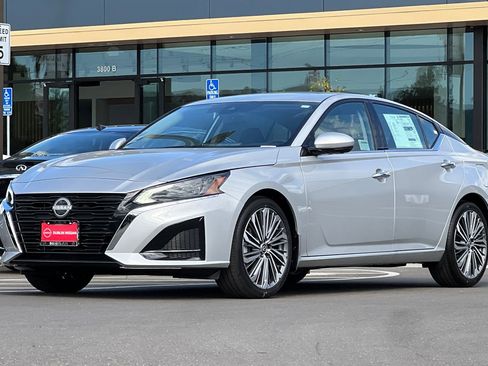 New 2025 Nissan Altima 2.5 SL image 8