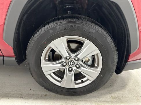 Used 2025 Toyota RAV4 XLE AWD/4WD image 60