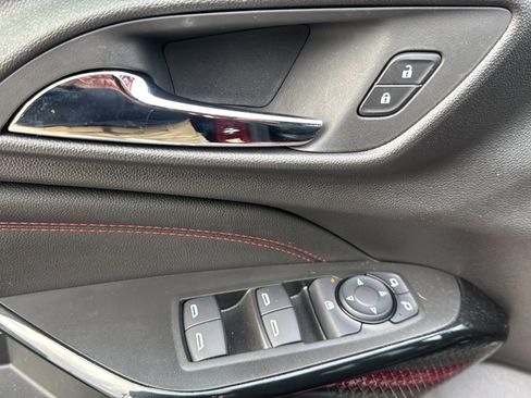 Used 2025 Chevrolet Trax RS w/ Driver Confidence Package image 17