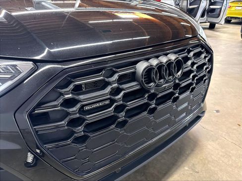 Used 2023 Audi Q5 e Premium Plus w/ Premium Plus Package AWD/4WD image 32