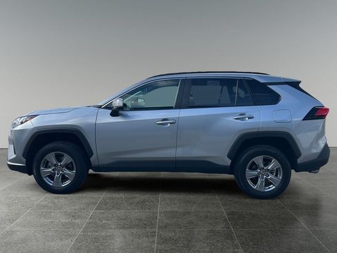 Used 2024 Toyota RAV4 XLE AWD/4WD image 5