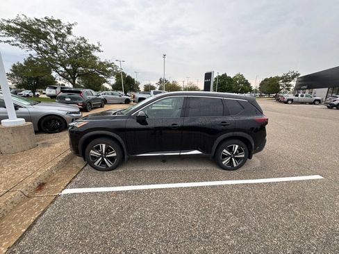 Used 2023 Nissan Rogue SL w/ SL Premium Package AWD/4WD image 4