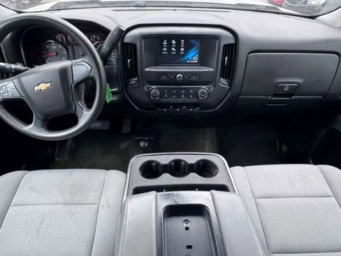 Used 2018 Chevrolet Silverado 1500 Custom w/ Custom Value Package AWD/4WD image 15