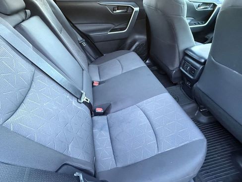 Certified 2022 Toyota RAV4 XLE image 33
