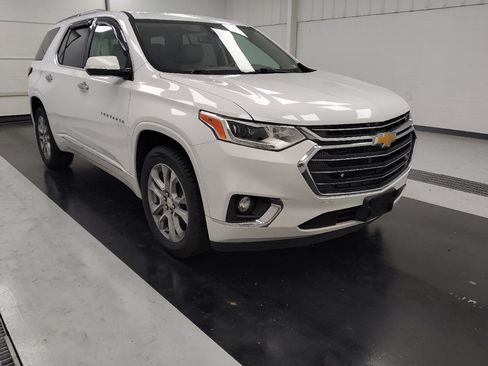 Used 2018 Chevrolet Traverse Premier w/ Driver Confidence II Package FWD image 13
