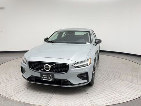 Certified 2025 Volvo S60 B5 Core image 7