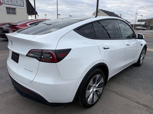 Used 2021 Tesla Model Y Long Range image 12