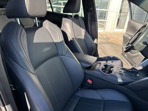 Used 2023 Toyota Venza Limited image 33