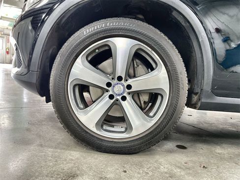 Used 2017 Mercedes-Benz GLC 300 4MATIC image 10