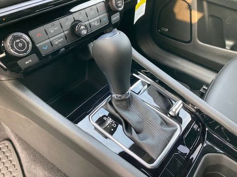 New 2025 Jeep Compass Latitude w/ Sun & Sound Group AWD/4WD image 11