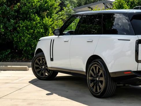 Used 2023 Land Rover Range Rover SE AWD/4WD image 13
