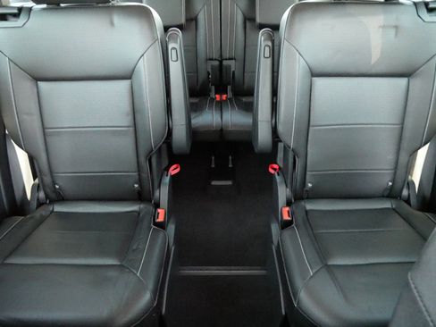 Certified 2023 Volkswagen Atlas SE image 13