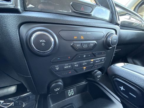 Used 2023 Ford Ranger Lariat w/ Equipment Group 501A High image 19