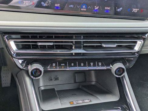 New 2026 Chevrolet Traverse LT w/ Midnight/Sport Edition AWD/4WD image 21