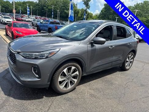 Used 2023 Ford Escape Platinum w/ Premium Technology Package AWD/4WD image 3