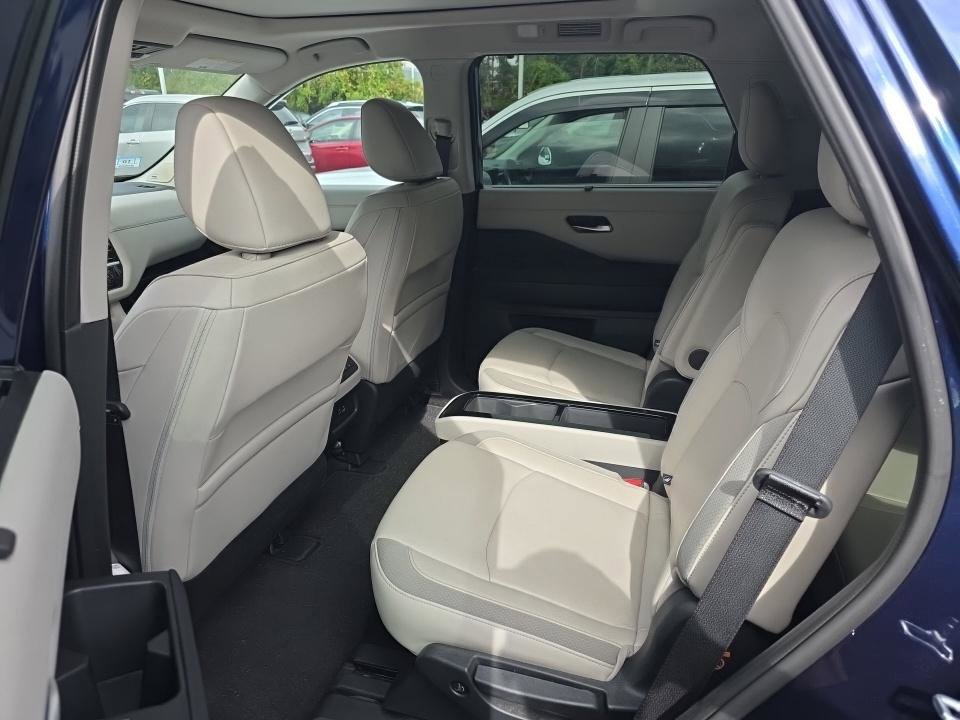 Certified 2024 Nissan Pathfinder SL w/ SL Premium Package AWD/4WD image 13
