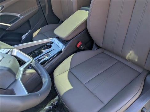 New 2025 Audi Q5 Premium image 16