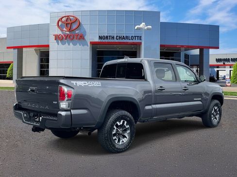 Used 2022 Toyota Tacoma TRD Off-Road w/ Technology Package AWD/4WD image 8