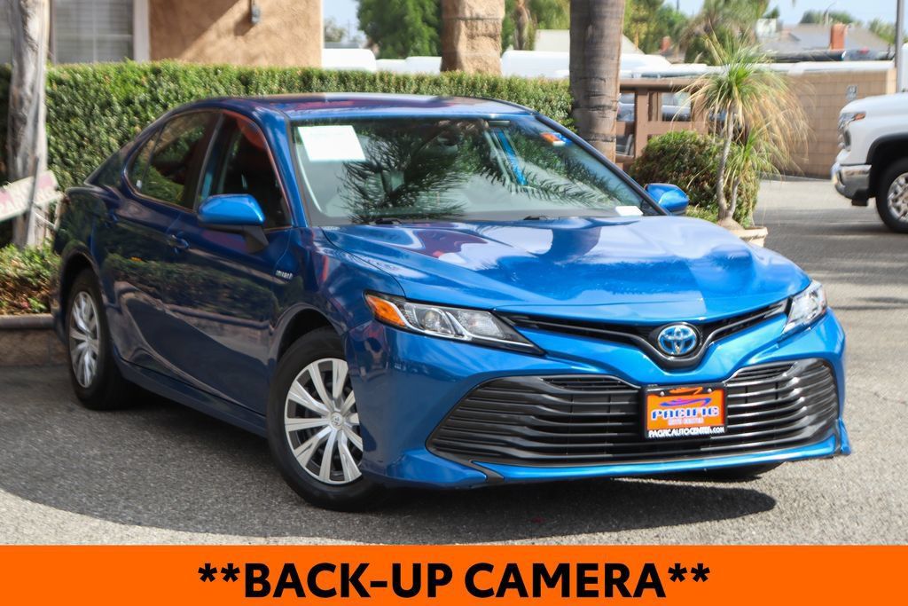 Used 2019 Toyota Camry LE FWD image 2