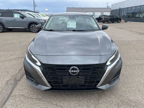 Used 2024 Nissan Altima 2.5 SV image 7