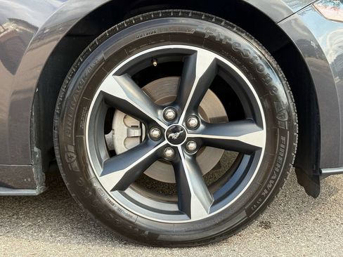 Used 2023 Ford Mustang Coupe RWD image 9