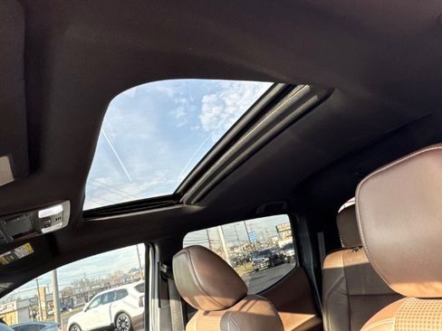 Used 2017 Toyota Tacoma Limited image 19