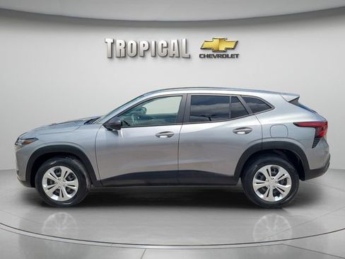 Used 2024 Chevrolet Trax LS FWD image 2