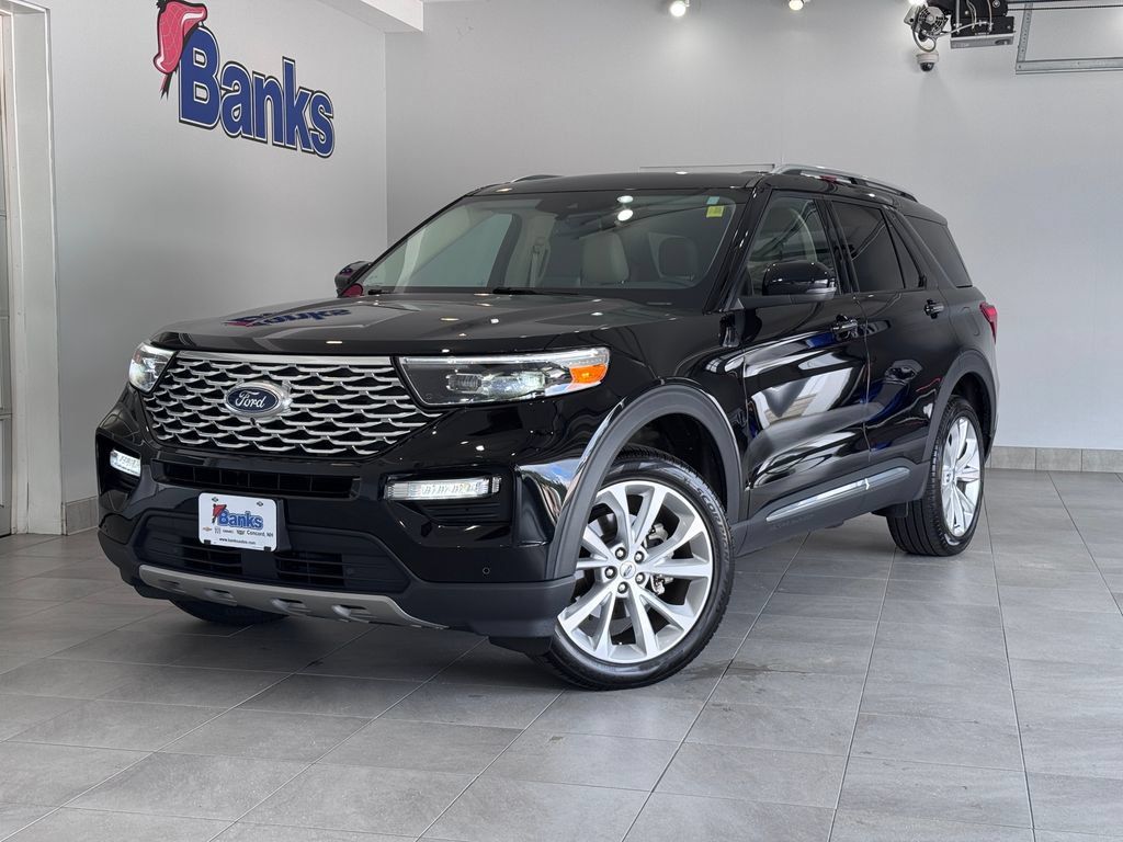 Used 2024 Ford Explorer Platinum w/ Technology Package AWD/4WD image 2