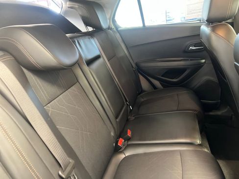Used 2019 Chevrolet Trax LT w/ LT Convenience Package AWD/4WD image 36