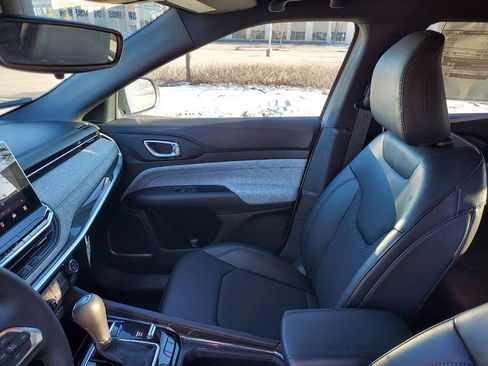 New 2023 Jeep Compass Latitude w/ Mopar Graphics Package image 23